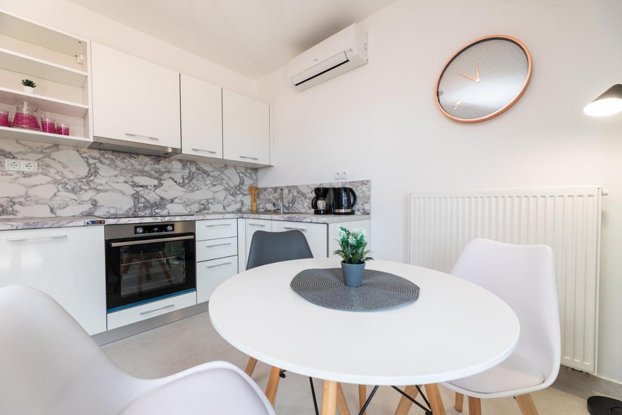 Vjeko Apartment *